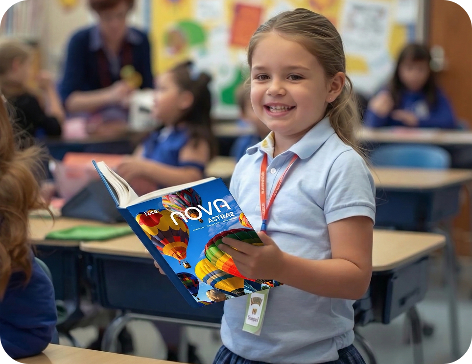 Estudiantes colaborando en el aula